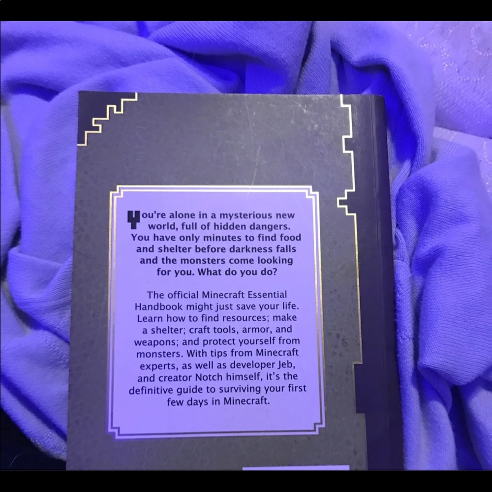 Minecraft essential handbook - Picture 2 of 2